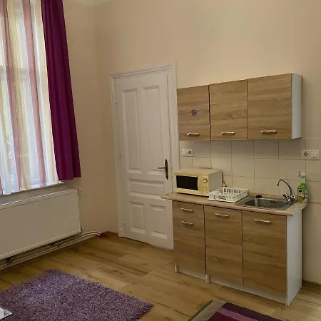 曼迪公寓 招待所 3*