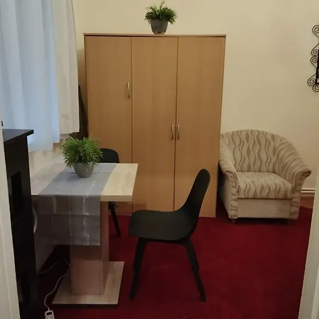 曼迪公寓 招待所 布达佩斯