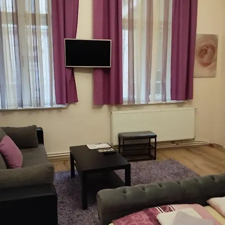 Mandy Pensiune Budapesta